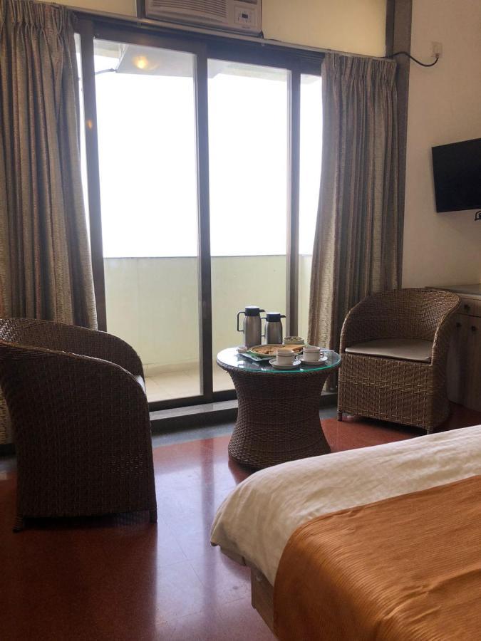 Sea Green Hotel Mumbai  Buitenkant foto