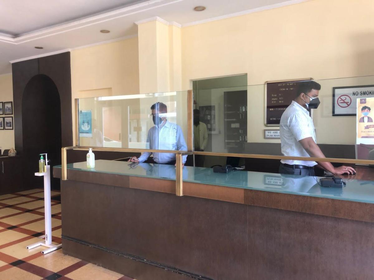 Sea Green Hotel Mumbai  Buitenkant foto