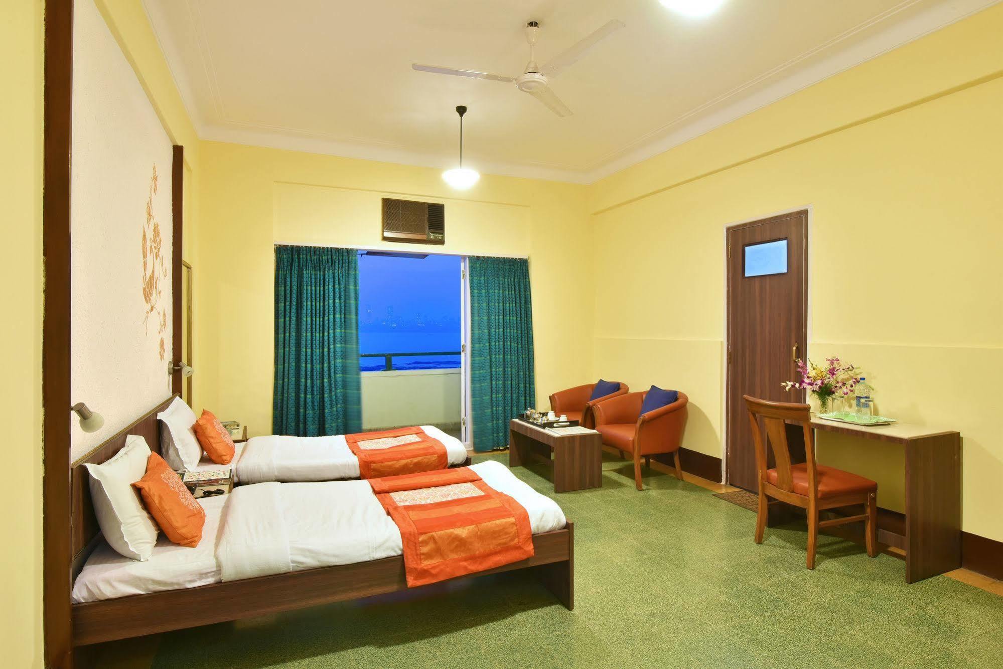 Sea Green Hotel Mumbai  Buitenkant foto