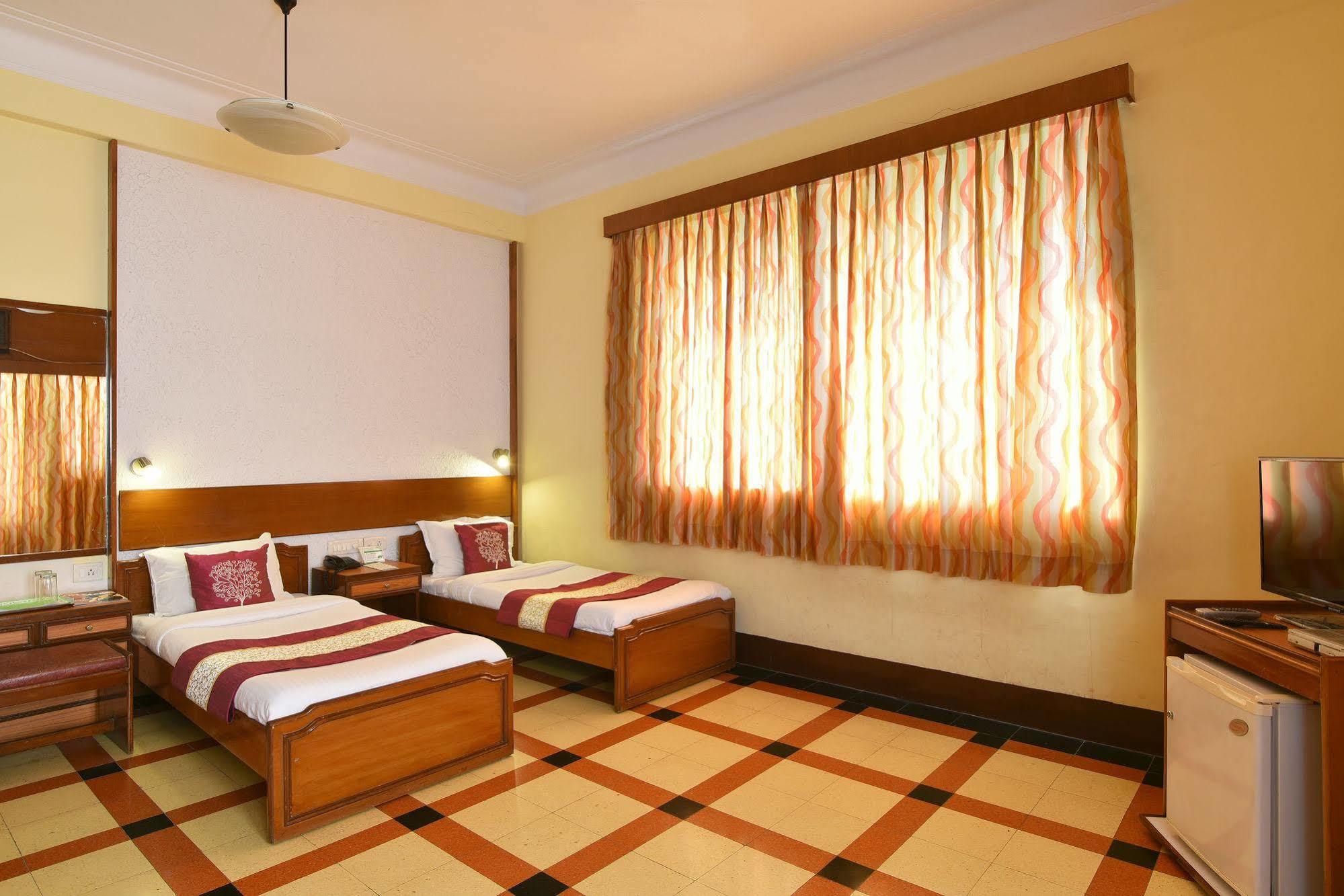 Sea Green Hotel Mumbai  Buitenkant foto