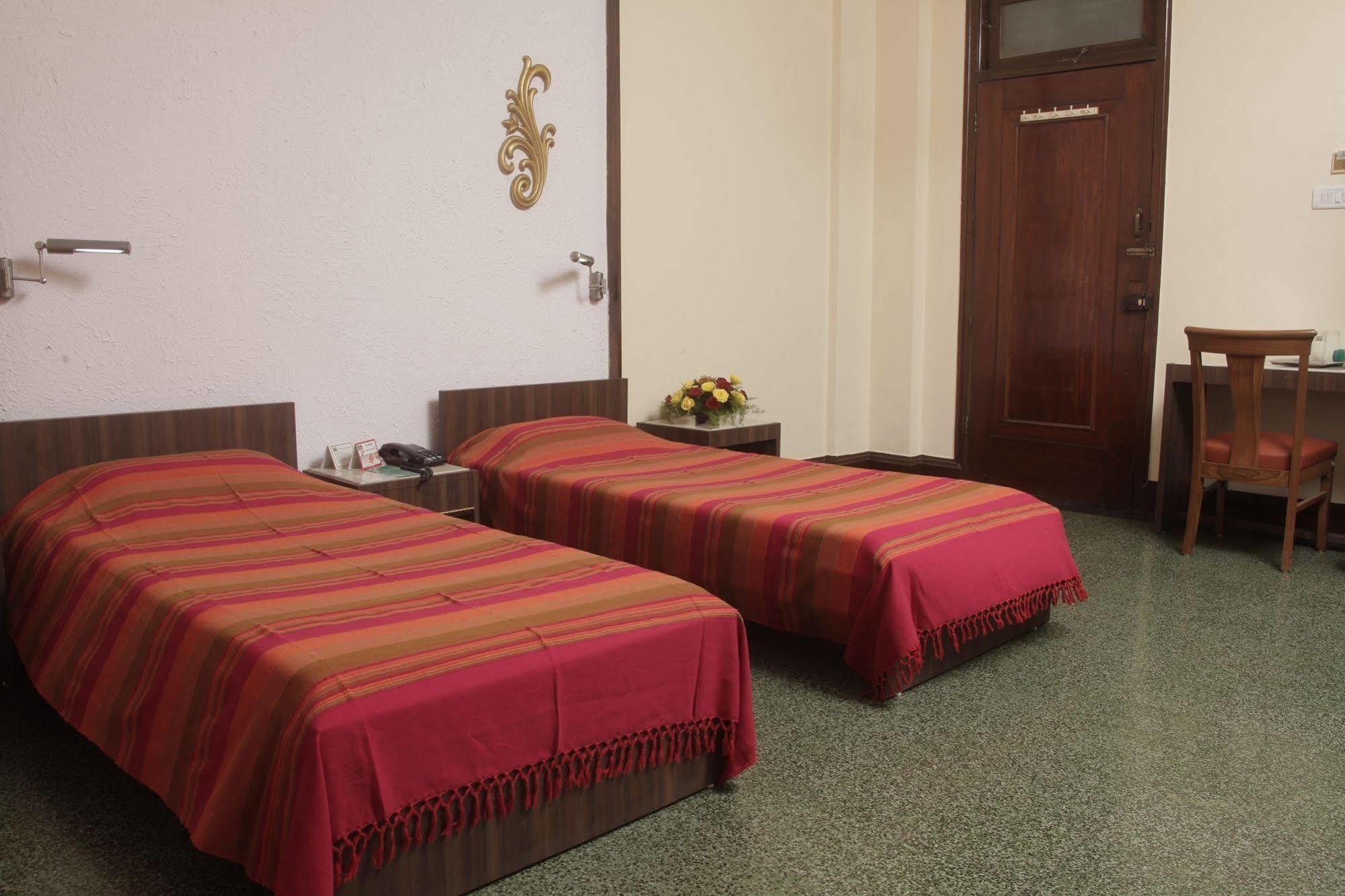 Sea Green Hotel Mumbai  Buitenkant foto