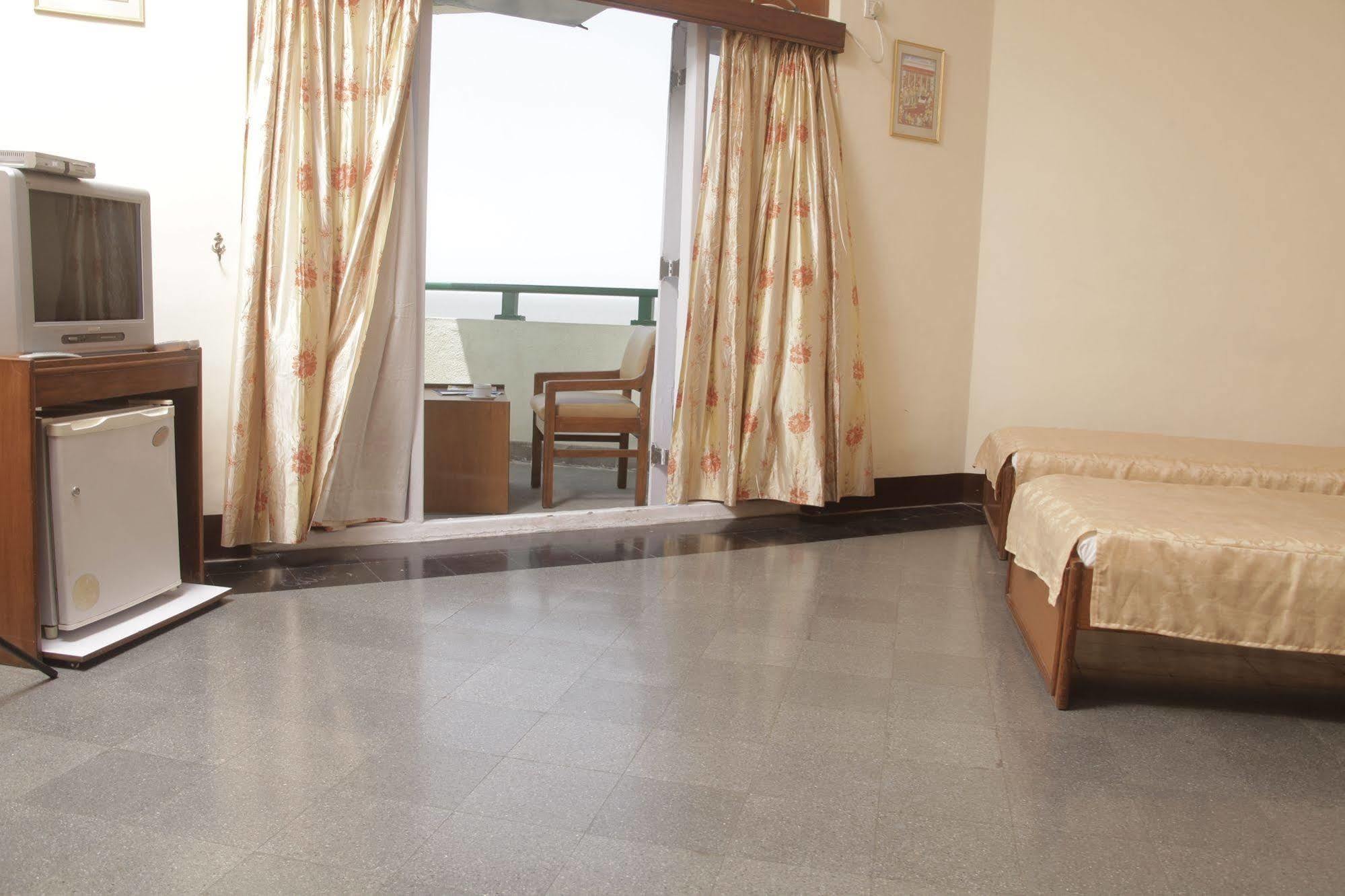 Sea Green Hotel Mumbai  Buitenkant foto