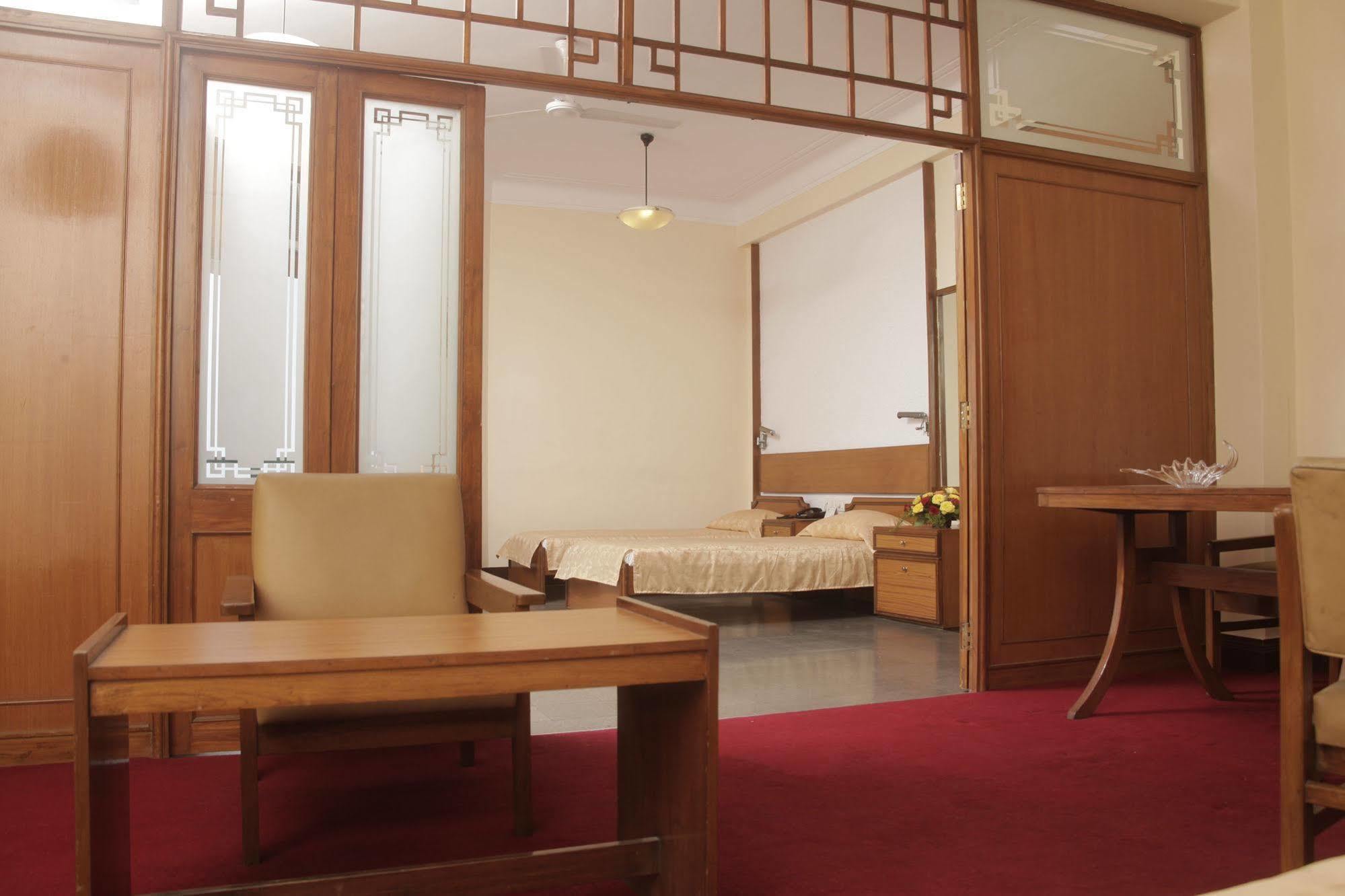 Sea Green Hotel Mumbai  Buitenkant foto